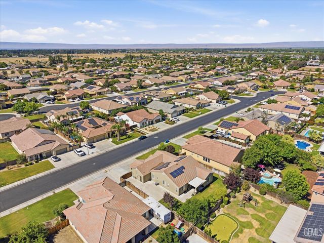 15706 Saint Clement Way, Bakersfield, CA 93314
