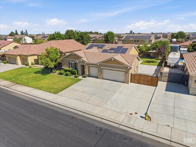 15706 Saint Clement Way, Bakersfield, CA 93314
