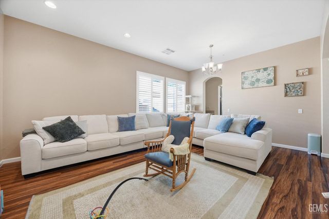 15706 Saint Clement Way, Bakersfield, CA 93314