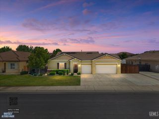 15706 Saint Clement Way, Bakersfield, CA 93314