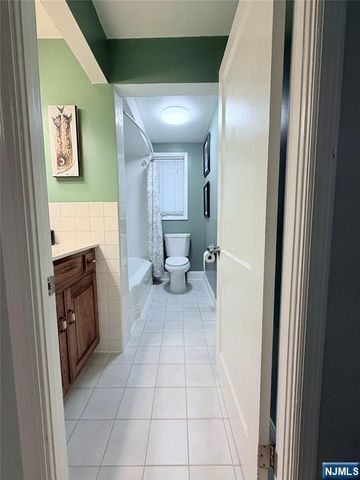 136 Prospect Street 2nd Floor, Midland Park, NJ 07432