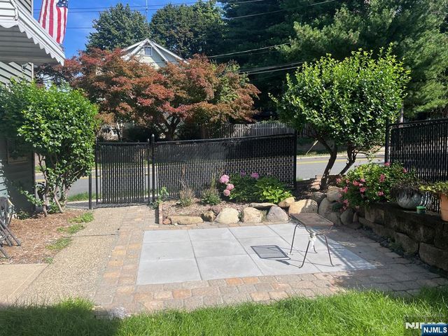 136 Prospect Street 2nd Floor, Midland Park, NJ 07432