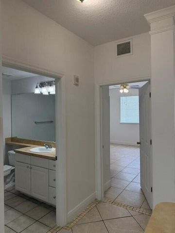 9905 Baywinds Boulevard 2303, West Palm Beach, FL 33411