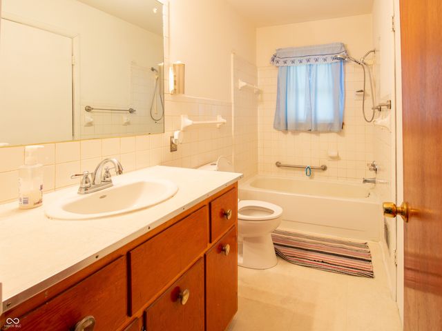 235 W Huntstead Lane, Indianapolis, IN 46217