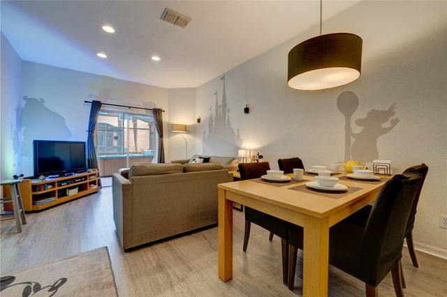 2720 ROADSTER, Kissimmee, FL 34746