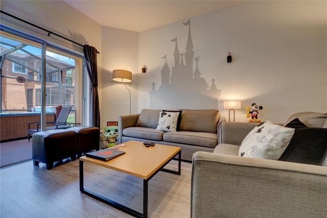 2720 ROADSTER, Kissimmee, FL 34746