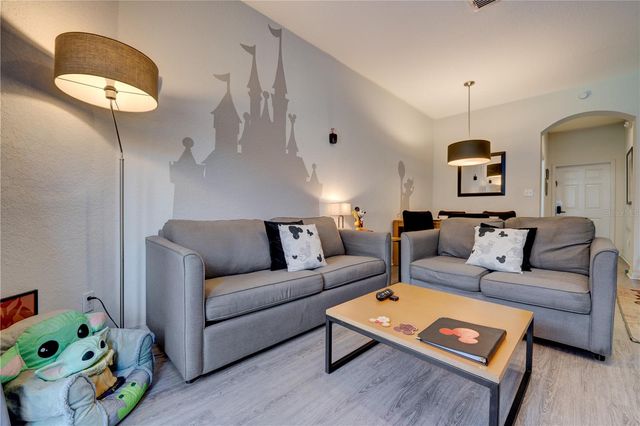 2720 ROADSTER, Kissimmee, FL 34746