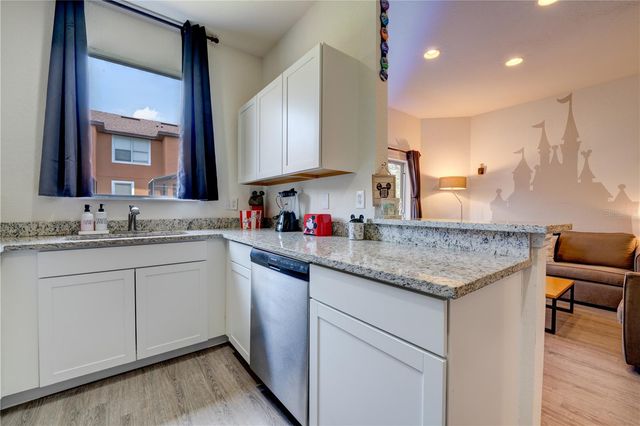 2720 ROADSTER, Kissimmee, FL 34746