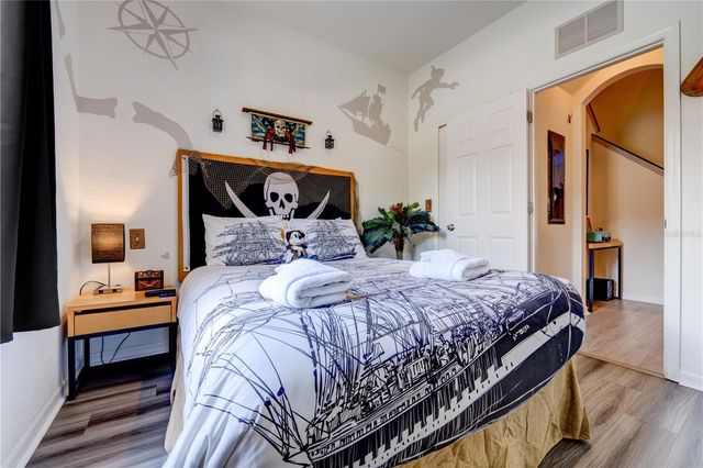 2720 ROADSTER, Kissimmee, FL 34746