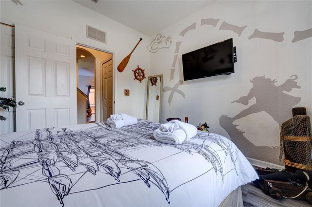 2720 ROADSTER, Kissimmee, FL 34746