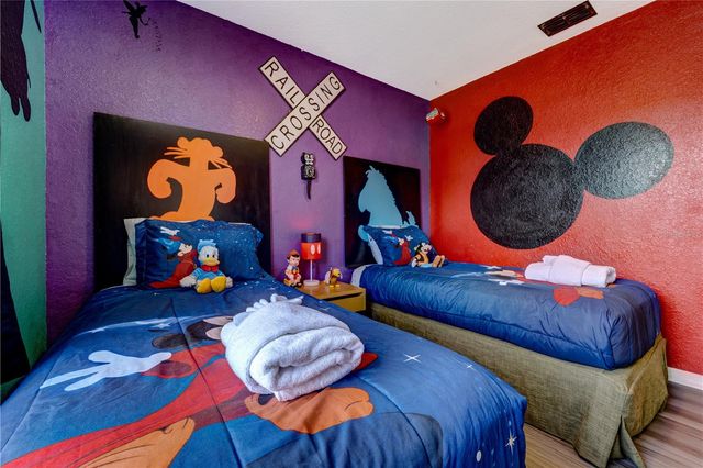 2720 ROADSTER, Kissimmee, FL 34746