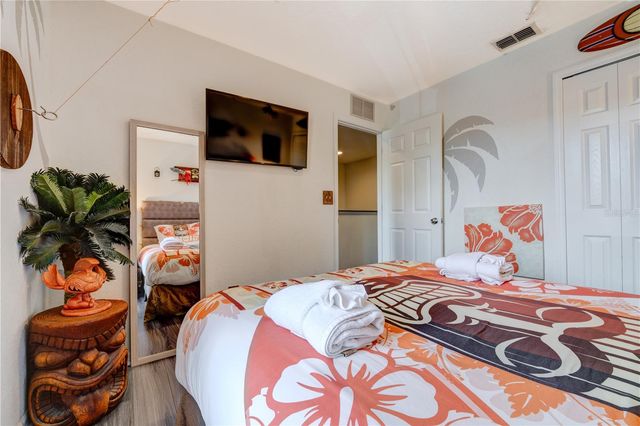 2720 ROADSTER, Kissimmee, FL 34746