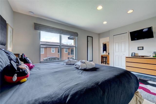 2720 ROADSTER, Kissimmee, FL 34746