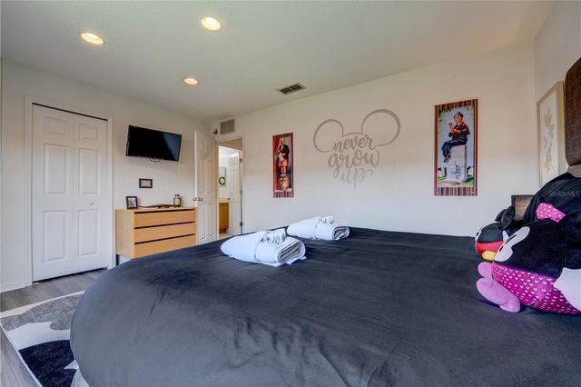 2720 ROADSTER, Kissimmee, FL 34746