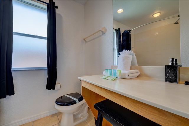 2720 ROADSTER, Kissimmee, FL 34746