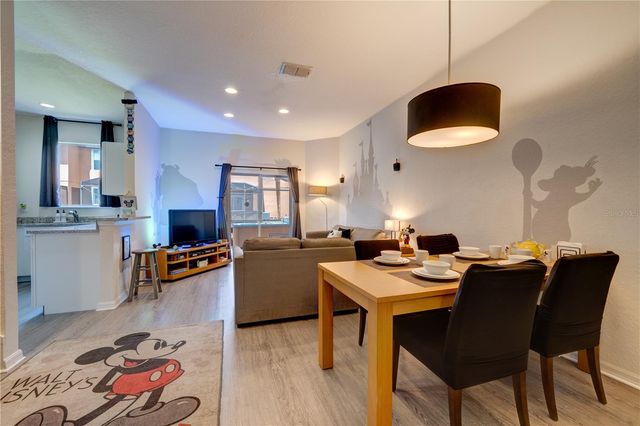 2720 ROADSTER, Kissimmee, FL 34746