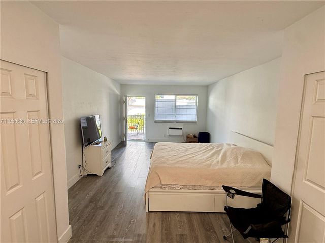 158 Ocean Dr 203, Miami Beach, FL 33139