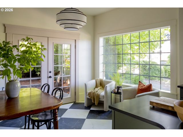703 N BLANDENA St, Portland, OR 97217