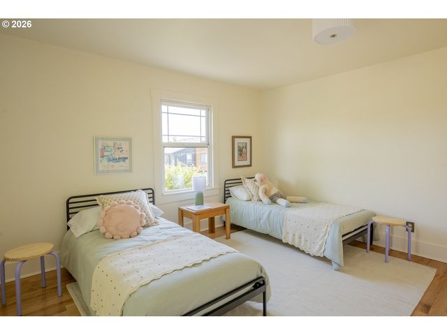 703 N BLANDENA St, Portland, OR 97217