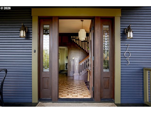703 N BLANDENA St, Portland, OR 97217