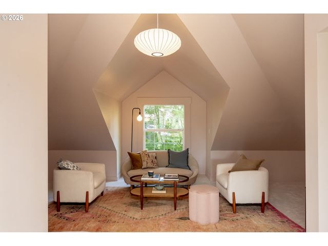 703 N BLANDENA St, Portland, OR 97217