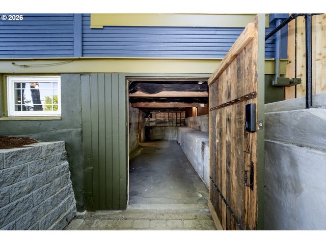 703 N BLANDENA St, Portland, OR 97217