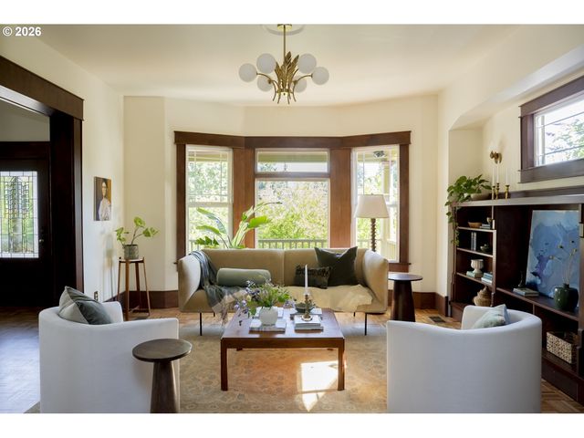 703 N BLANDENA St, Portland, OR 97217