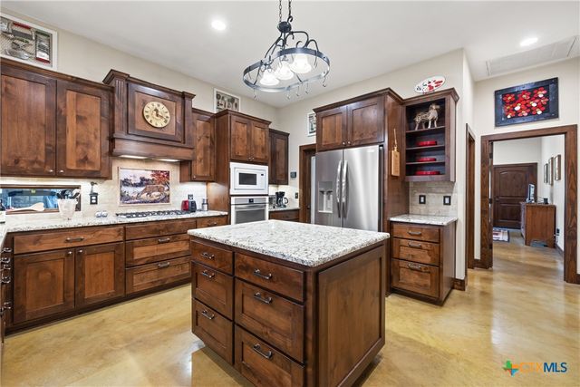 1241 Sandy Oaks Ranch Road, Johnson City, TX 78636