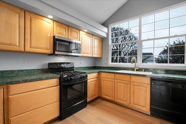 2404 White Ash Court, Plainfield, IL 60586