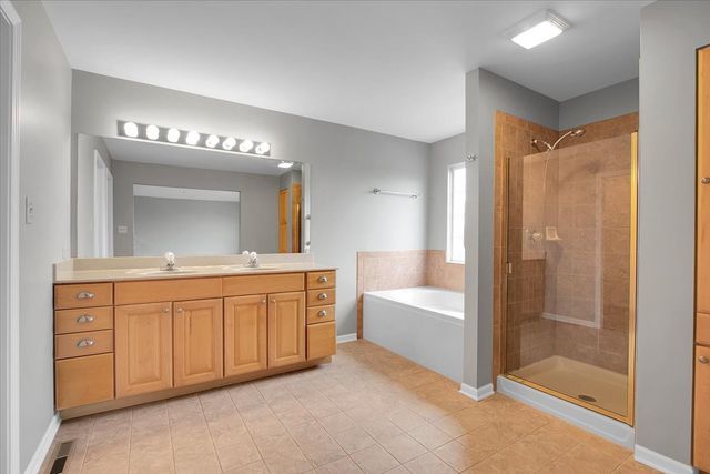 2404 White Ash Court, Plainfield, IL 60586