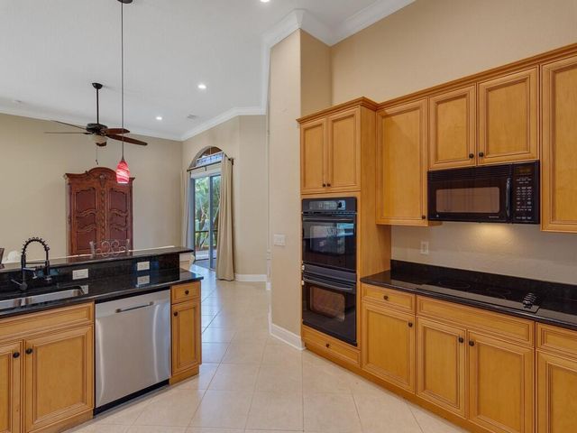 6124 57th Court, Vero Beach, FL 32967