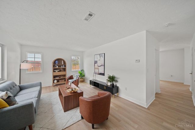 851 Jacob Light Court, New Richmond, OH 45157