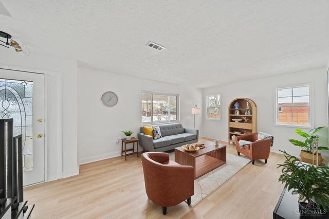 851 Jacob Light Court, New Richmond, OH 45157