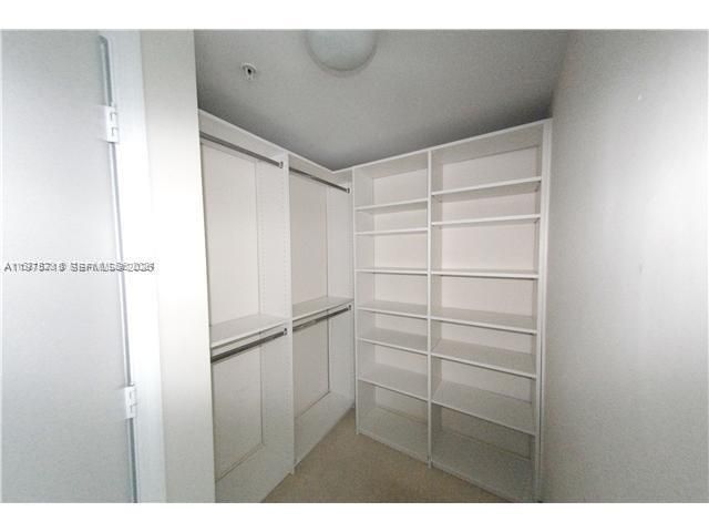 60 SW 13th St 1421, Miami, FL 33130