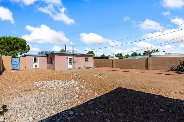 2824 Manzano Street NE, Albuquerque, NM 87110