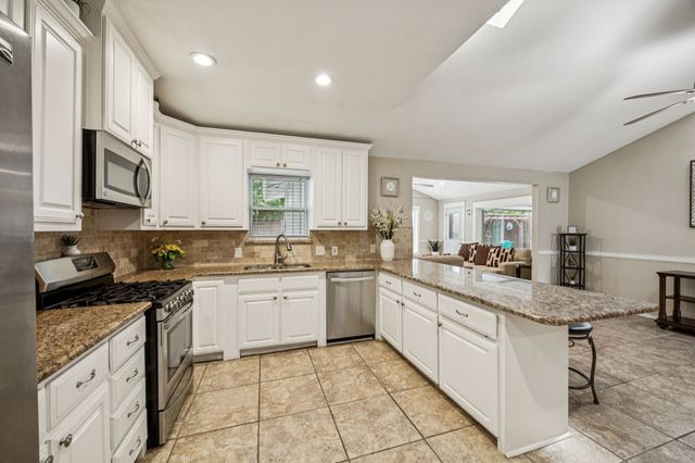 8017 Emerald Hills Way, North Richland Hills, TX 76180