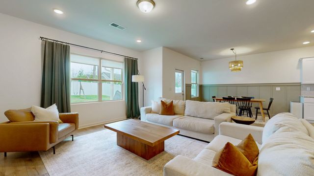 3281 Holiday Ln, Columbia, TN 38401