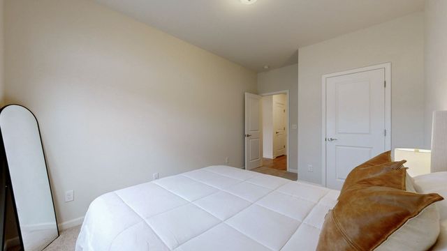 3281 Holiday Ln, Columbia, TN 38401