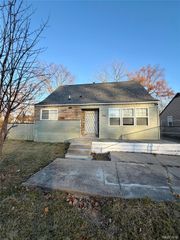 2644 Clio Road, Flint, MI 48504