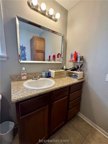 402 Emmett Street, Bryan, TX 77802