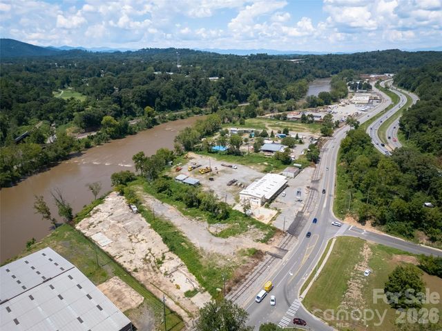 458 Riverside Drive, Asheville, NC 28801