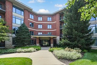 855 E 22nd Street 305, Lombard, IL 60148