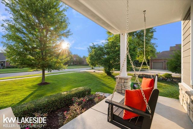 948 Watersmeet Drive, Oxford Twp, MI 48371