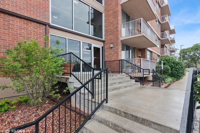 2200 S Stewart Avenue 4A, Lombard, IL 60148