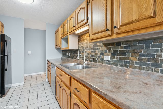 2200 S Stewart Avenue 4A, Lombard, IL 60148