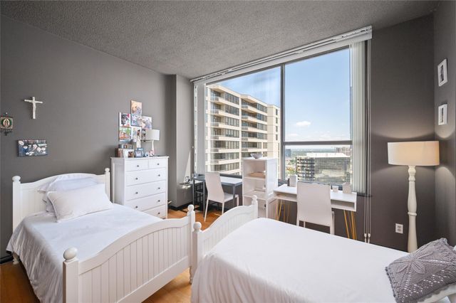 15 Greenway Plaza 26J, Houston, TX 77046