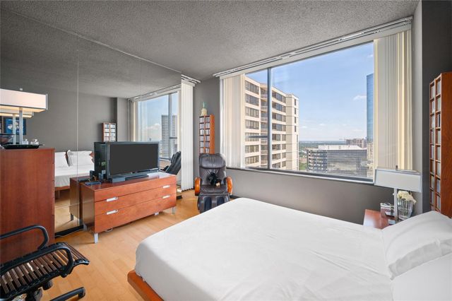 15 Greenway Plaza 26J, Houston, TX 77046