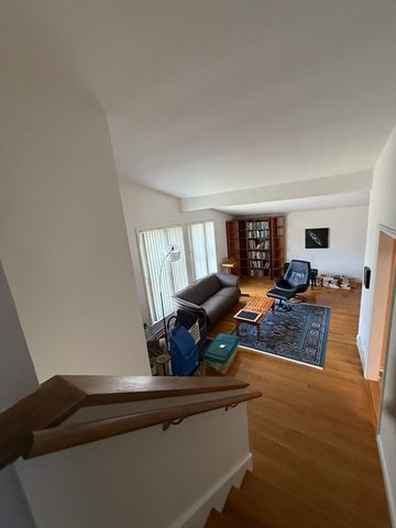 55 Esty Farm, Newton, MA 02459