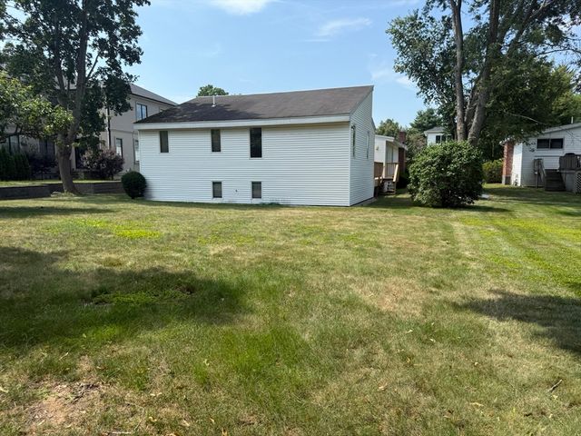 55 Esty Farm, Newton, MA 02459