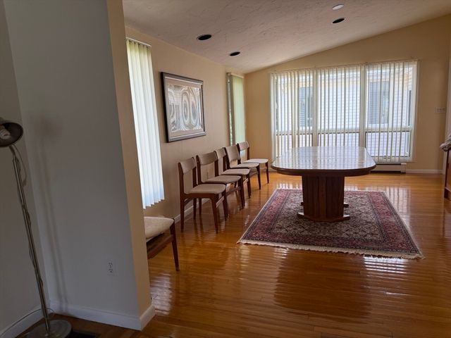55 Esty Farm, Newton, MA 02459